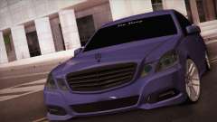 Mercedes-Benz W212 pour GTA San Andreas