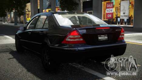 Mercedes-Benz C32 AMG DTK pour GTA 4