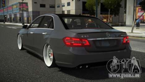 Mercedes-Benz E63 AMG ECK für GTA 4