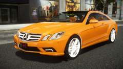 Mercedes-Benz E500 XM pour GTA 4