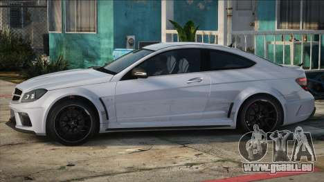 Mercedes-Benz C63 AMG Coupe Silver pour GTA San Andreas