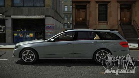 Mercedes-Benz E-Class Estate Sihuro pour GTA 4