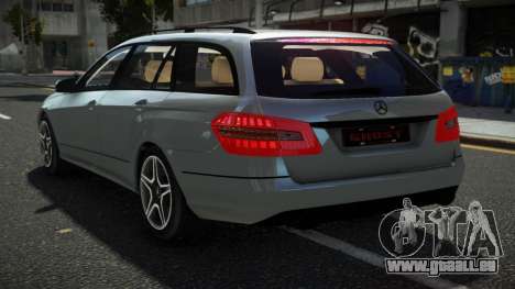 Mercedes-Benz E-Class Estate Sihuro pour GTA 4