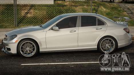 Mercedes-AMG C63 Tun pour GTA San Andreas