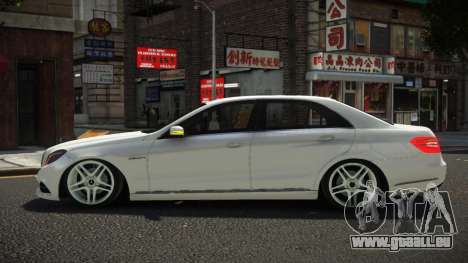 Mercedes-Benz E63 AMG Ecvaht pour GTA 4