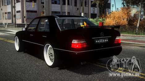 Mercedes-Benz E500 Vorfis pour GTA 4