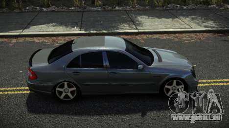 Mercedes-Benz E63 AMG Ofejuk pour GTA 4