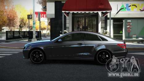 Mercedes-Benz E500 Renxa pour GTA 4