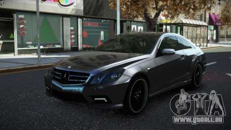 Mercedes-Benz E500 Renxa pour GTA 4
