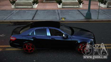 Mercedes-Benz E63 AMG Lufquxis pour GTA 4