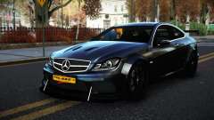 Mercedes-Benz C63 AMG Huoqe pour GTA 4