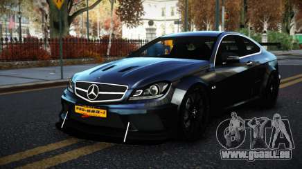 Mercedes-Benz C63 AMG Huoqe pour GTA 4