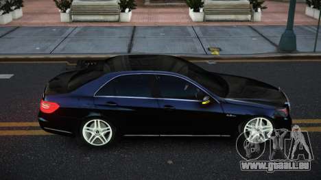 Mercedes-Benz E63 AMG Qanyid pour GTA 4
