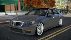Mercedes-Benz E63 AMG Delvoyame pour GTA 4