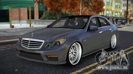 Mercedes-Benz E63 AMG Delvoyame für GTA 4