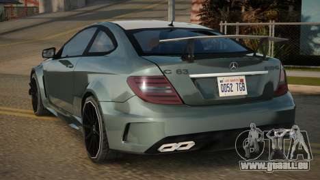 Mercedes-Benz C63 AMG Llderdan pour GTA San Andreas