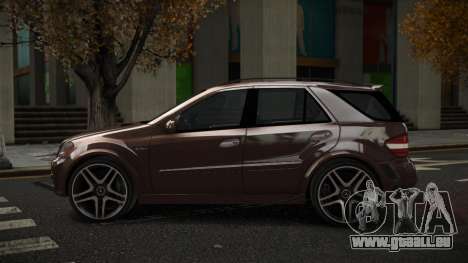 Mercedes-Benz ML63 AMG Rihjic pour GTA 4
