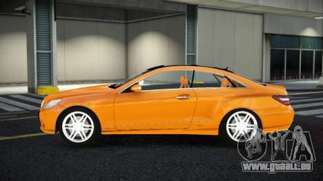 Mercedes-Benz E500 Tanur pour GTA 4