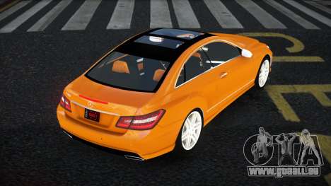 Mercedes-Benz E500 Tanur pour GTA 4