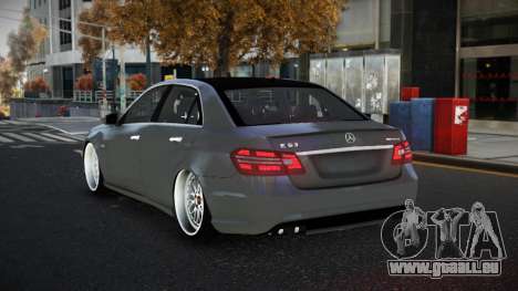 Mercedes-Benz E63 AMG Fogsuhufe pour GTA 4