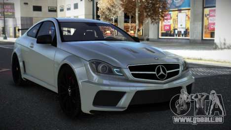 Mercedes-Benz C63 AMG Luepo pour GTA 4