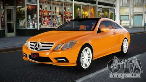 Mercedes-Benz E500 Xirefogu pour GTA 4