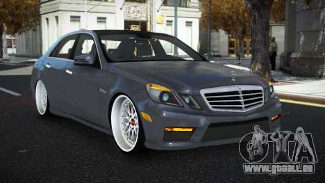Mercedes-Benz E63 AMG Fogsuhufe pour GTA 4