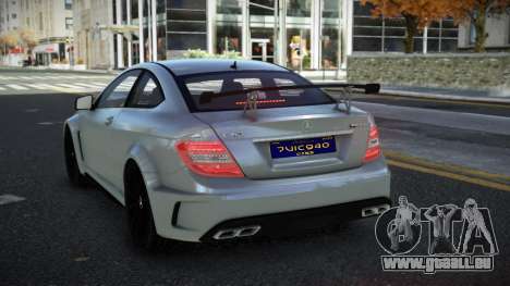Mercedes-Benz C63 AMG Luepo pour GTA 4