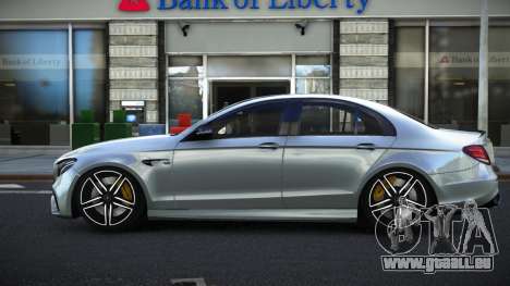 Mercedes-Benz E63 AMG Pipagoka pour GTA 4