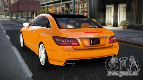 Mercedes-Benz E500 Xirefogu pour GTA 4