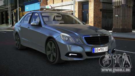 Mercedes-Benz E63 AMG Zodgeduxe pour GTA 4