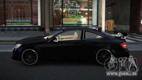 Mercedes-Benz C63 AMG Zogsixaqu pour GTA 4