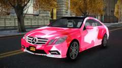Mercedes-Benz E500 Ashah S4 für GTA 4