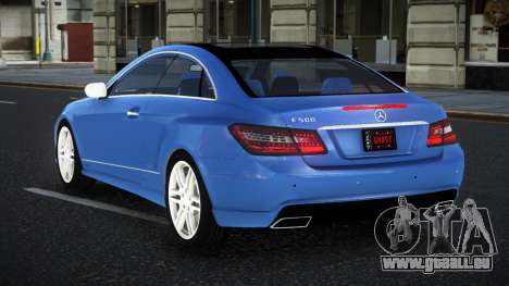 Mercedes-Benz E500 Petu pour GTA 4