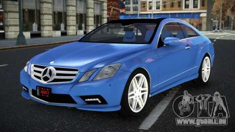 Mercedes-Benz E500 Petu pour GTA 4