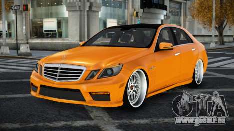 Mercedes-Benz E63 AMG Kadger pour GTA 4