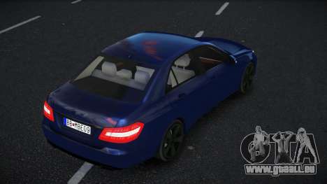 Mercedes-Benz E63 AMG Dokvabul pour GTA 4