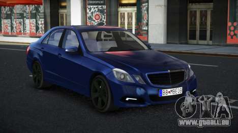 Mercedes-Benz E63 AMG Dokvabul pour GTA 4