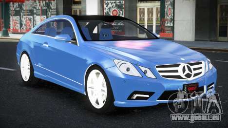 Mercedes-Benz E500 Petu pour GTA 4