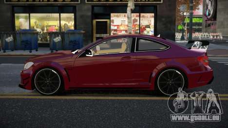 Mercedes-Benz C63 AMG Zovnuy pour GTA 4