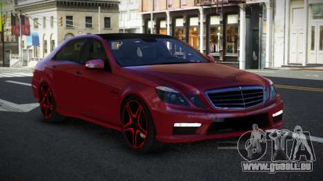 Mercedes-Benz E63 AMG Dusciwuvu pour GTA 4