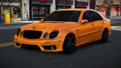 Mercedes-Benz E63 AMG Soclimome pour GTA 4