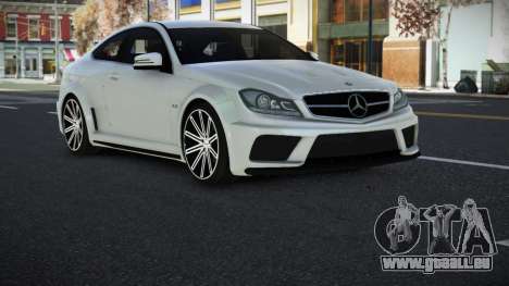 Mercedes-Benz C63 AMG Dipakolad pour GTA 4