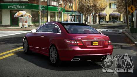 Mercedes-Benz E500 Stinre für GTA 4