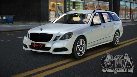 Mercedes-Benz E-Class Kovremo pour GTA 4