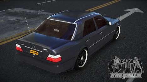 Mercedes-Benz E500 Qabkurada pour GTA 4