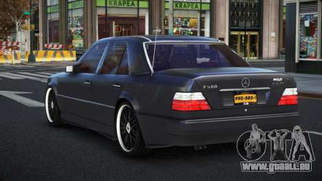 Mercedes-Benz E500 Qabkurada pour GTA 4